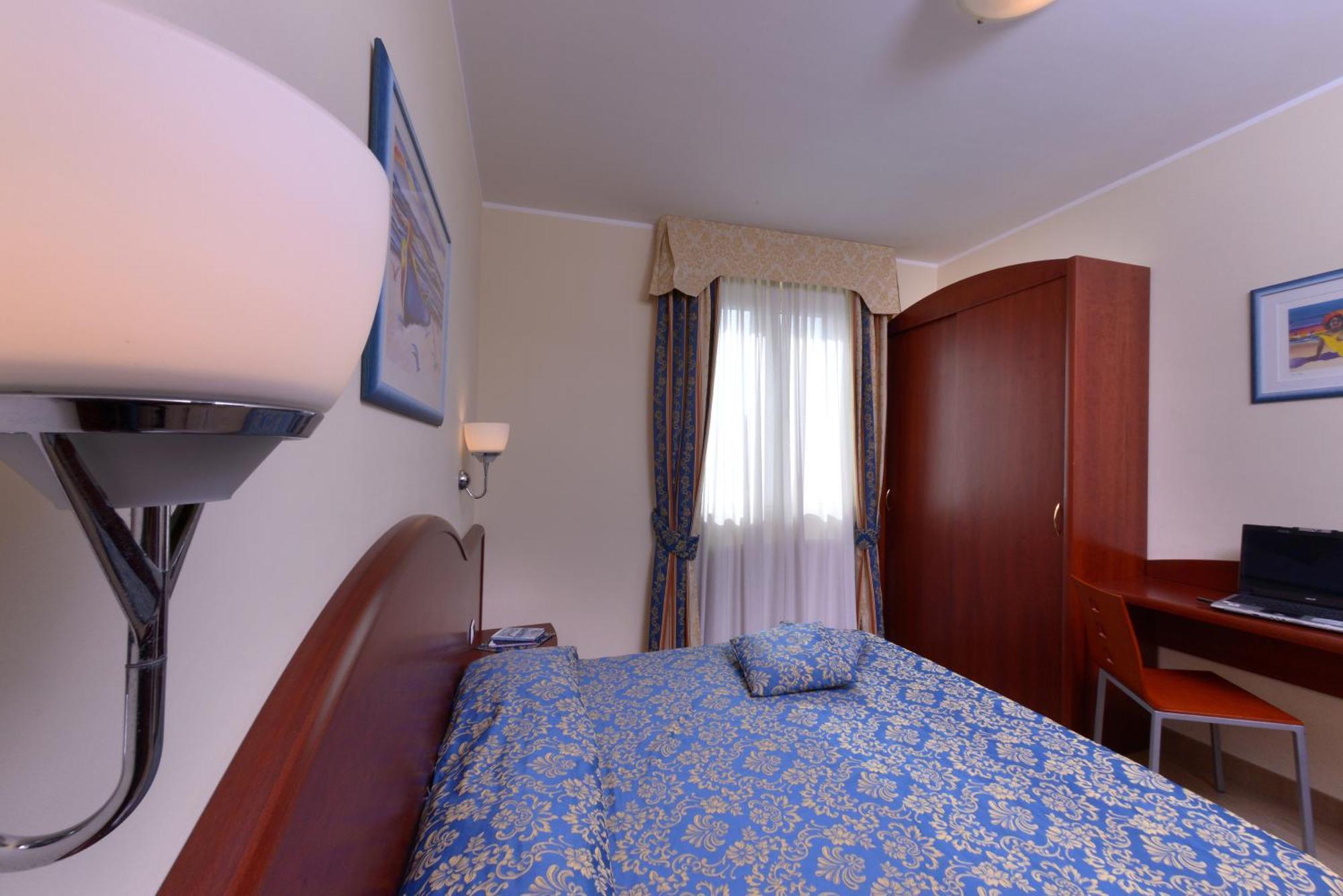 Residence Costa Smeralda Grottammare Extérieur photo