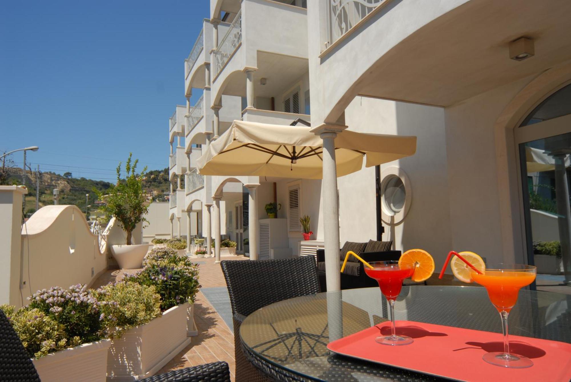 Residence Costa Smeralda Grottammare Extérieur photo